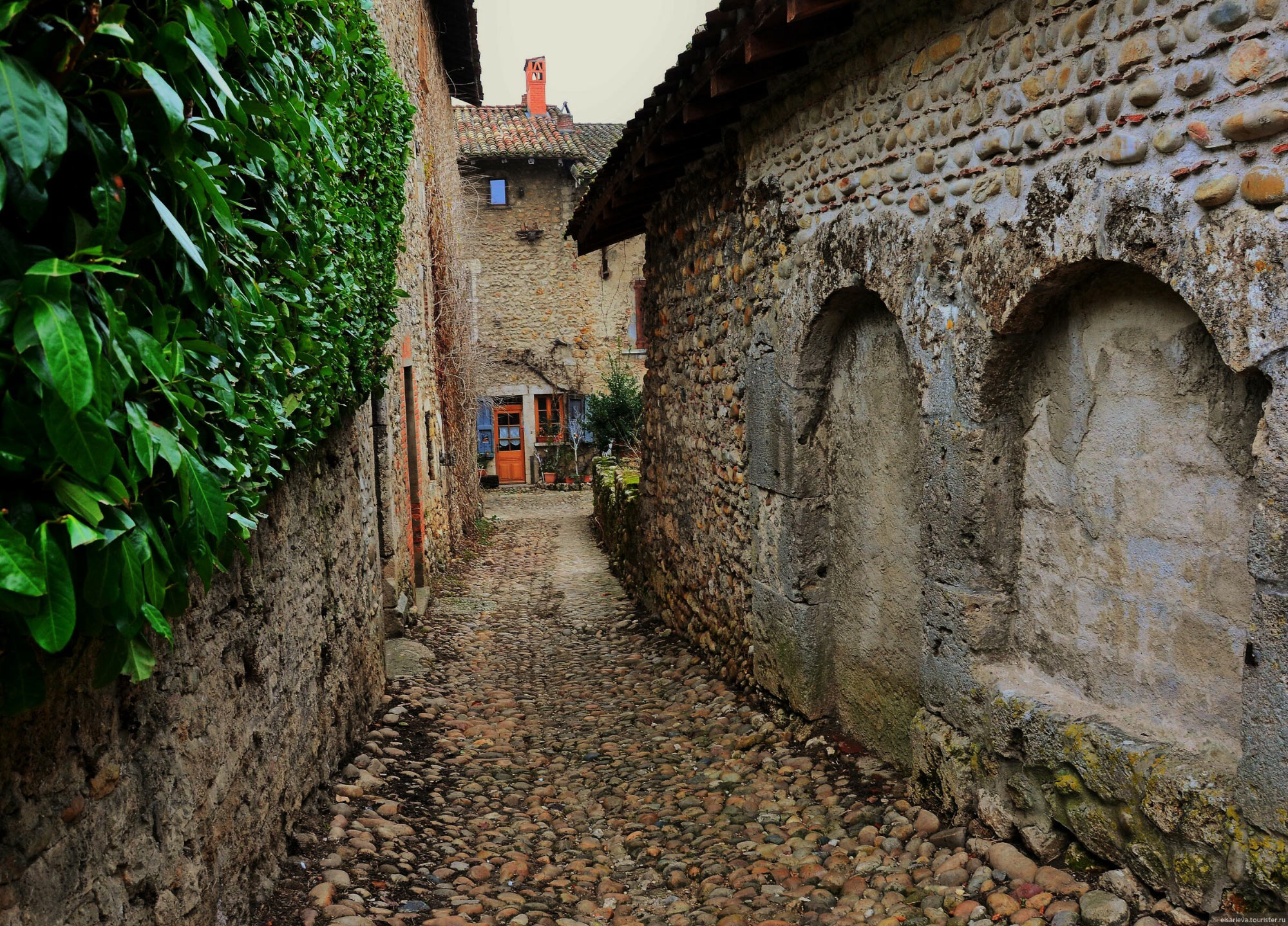 Perouges